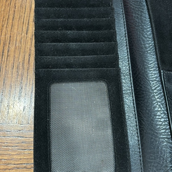 Matt & Nat Black trifold wallet - Picture 7 of 8